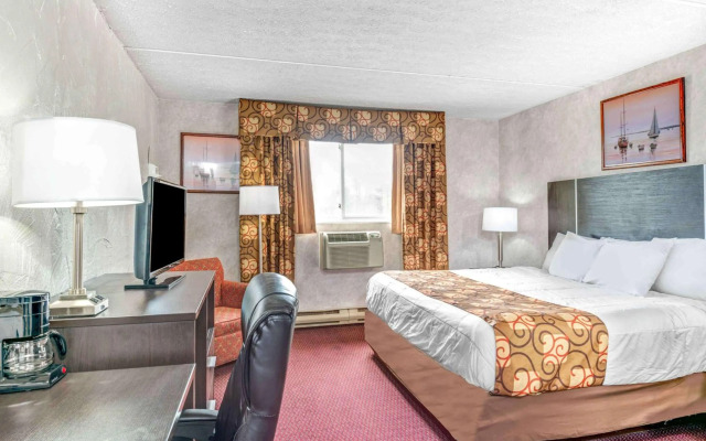 Spark by Hilton Portland Airport Maine Mall