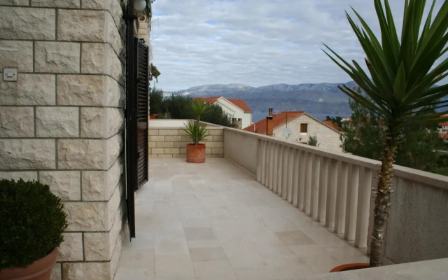 Apartments with a parking space Postira, Brac - 700