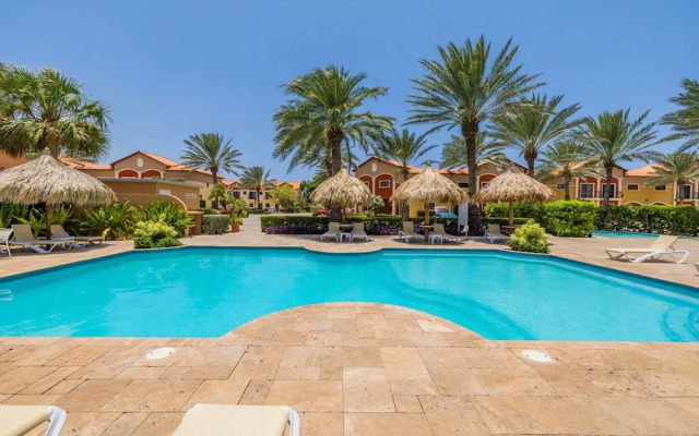 Upscale Gated Community Oasis Close to the Beach
