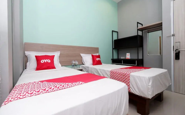 OYO Flagship 2124 Kars Inn Semarang