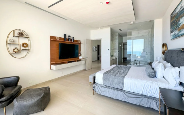 Sandy Beach 2BR Beachfront Getaway