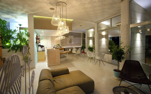 Costantiana Beach Hotel Apartments