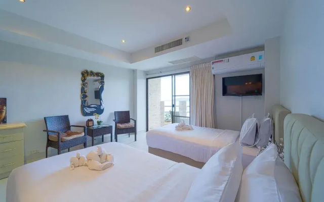 Beachfront Studio Condo-Seaview BW1
