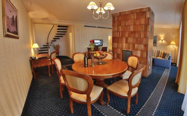 Imperial Hotel, Riviera Holiday Club