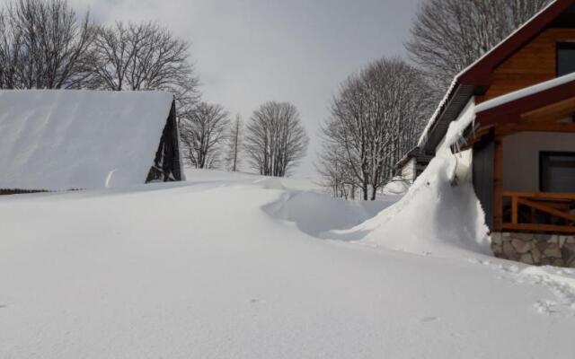 Eco Village Highlander