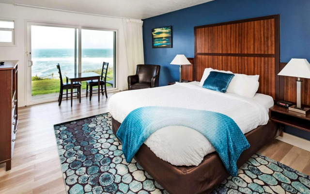 Clarion Inn Surfrider Resort