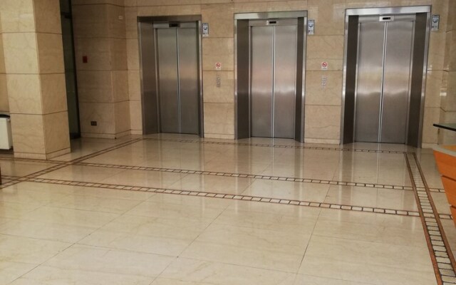 At Home Roger de Flor