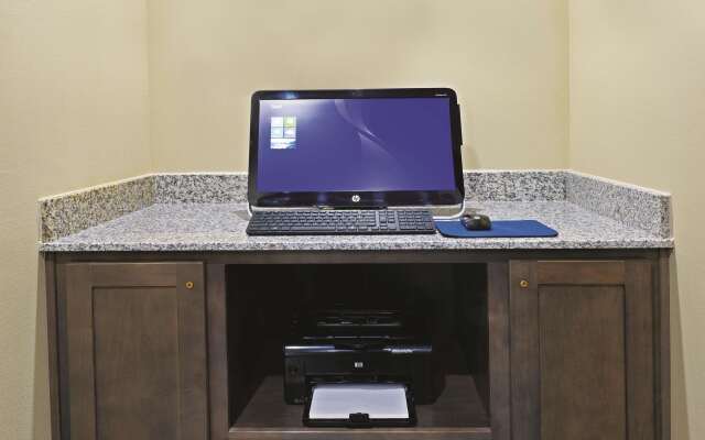 La Quinta Inn & Suites by Wyndham Paducah