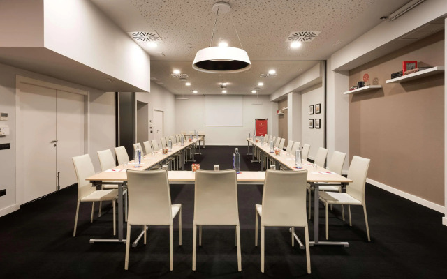 NH Collection Madrid Suecia
