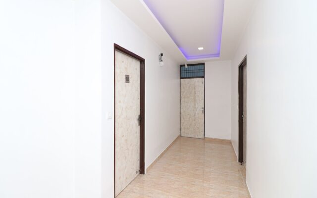 OYO 12191 Hotel Airlift