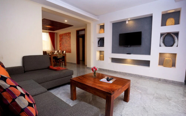 Deluxe 3-bed Apartment With Swimming Pool