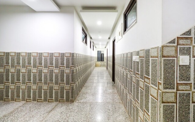 OYO 62748 Hotel Zeenat