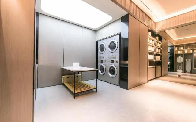 Ji Hotel Jiaxing Shimao Center