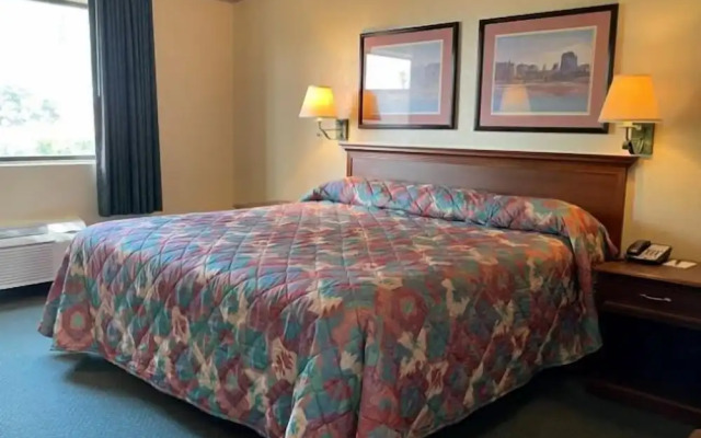 Voyager Resort Inn