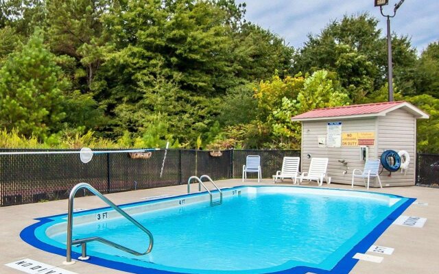 Econo Lodge Inn & Suites Rockmart