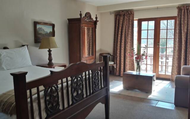 The Bend Country House