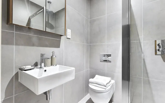 Deluxe London Bridge Apartment