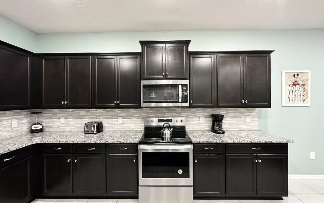 2127lc- Windsor Island 10 Bedroom Home by RedAwning