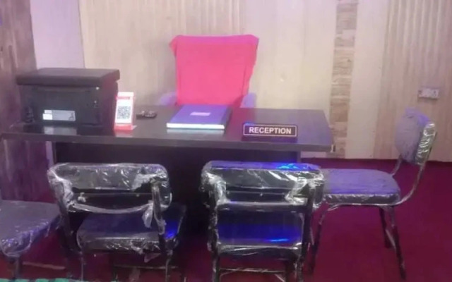 OYO 92428 New Green Hotel