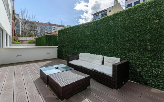 Omid Saldanha Hotel
