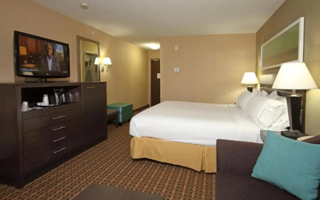 Holiday Inn Express & Suites - Vernon by IHG