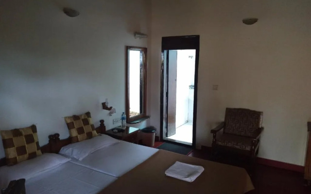 Pozhiyoram Beach Resort