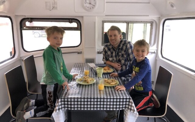 The Piccadilly Motel