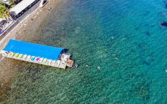 Gulet Tiny House Hotel