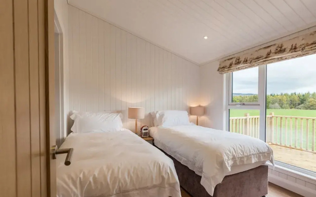 Scenic 2 Bedroom Karelia Lodge