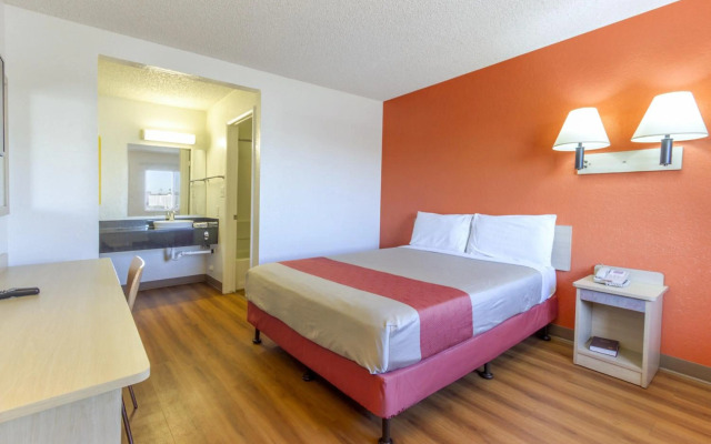 Motel 6 Phoenix, AZ - Airport - 24th Street