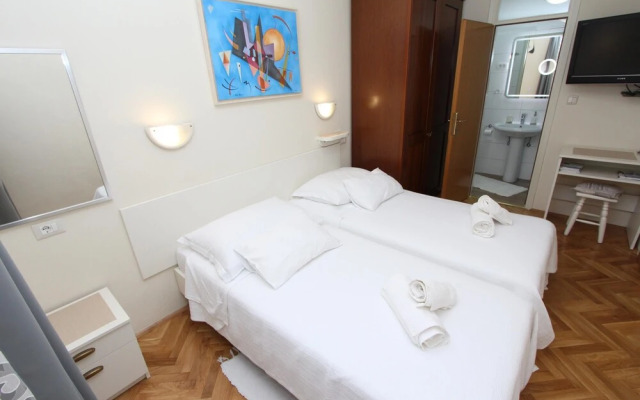 Room Roma
