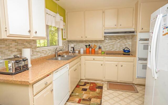 3826 Regina 4 Bedroom Home