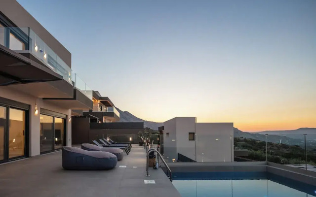Four Horizons Luxury Villas