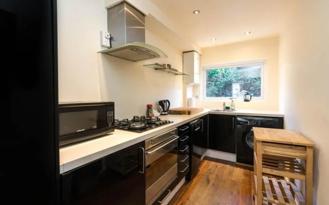 Super 1BD Flat in the Heart of Blackheath Village