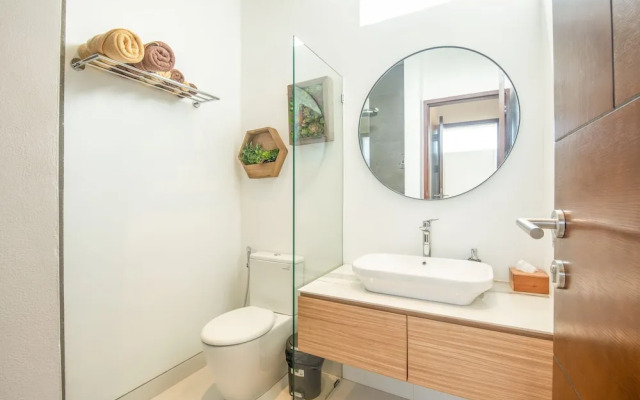 Mateo Villa Marvelous 6BR 2 Mins to Beach