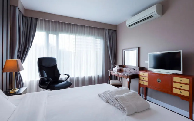 Baan SanPluem Beachfront Condominium