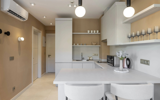 Helis Suites