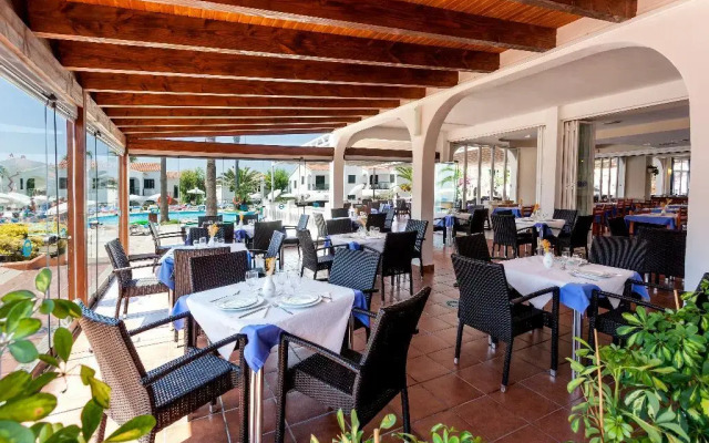 Oasis Park Apartamentos