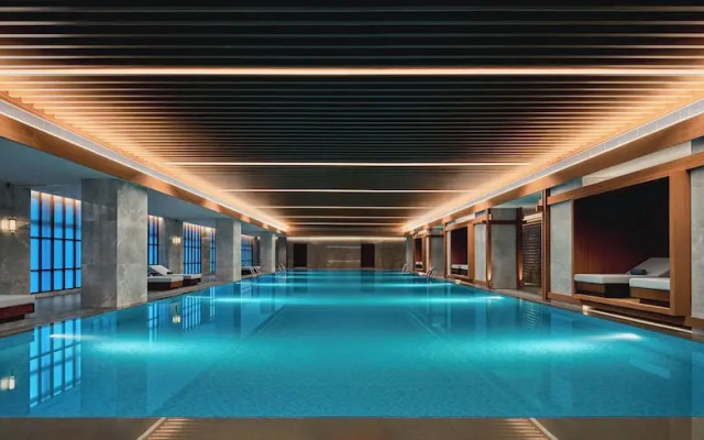 Hualuxe Chongqing Wushan by IHG