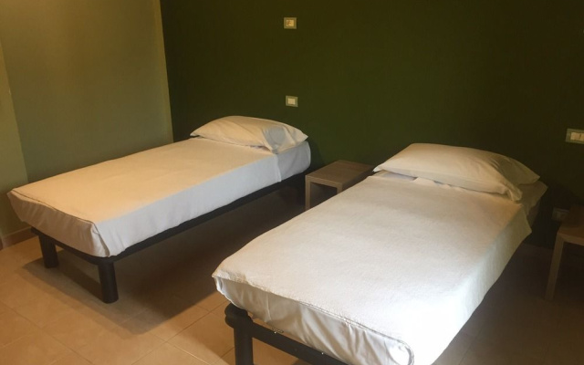 Milan Hotel - Hostel