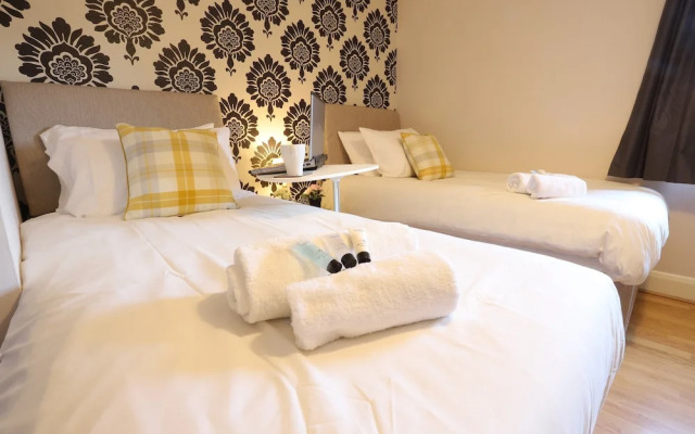 O2 Mailbox Central Premier Apartment