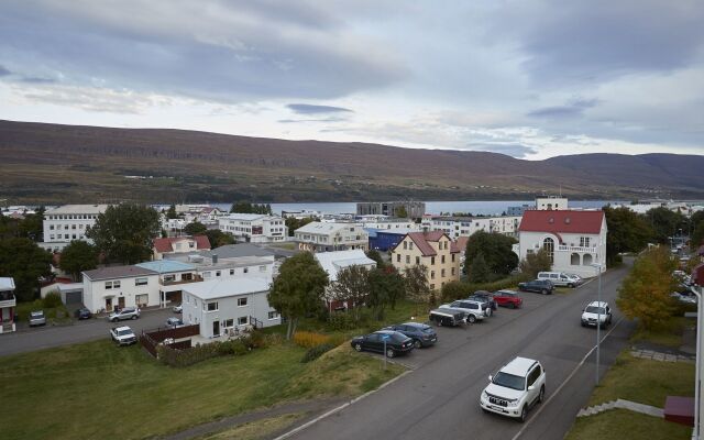 Akurinn Guesthouse