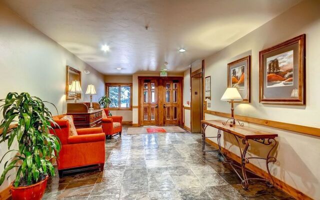 Mountain Thunder Lodge 1209 2 Bedroom Condo by RedAwning