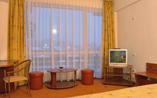 Oasis Hotel