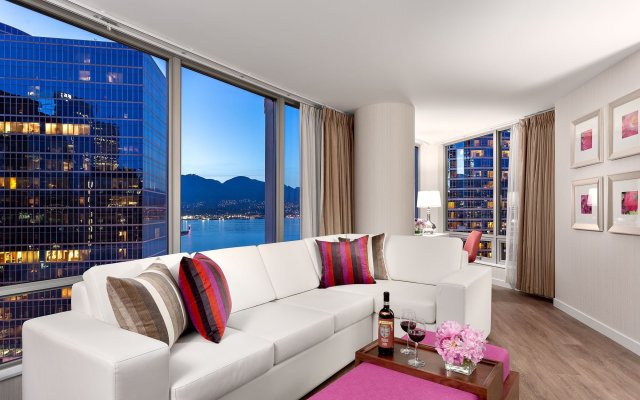 Auberge Vancouver Hotel