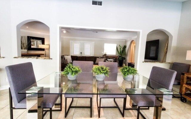Paradise Awaits - Wkly 3 Bedroom Home