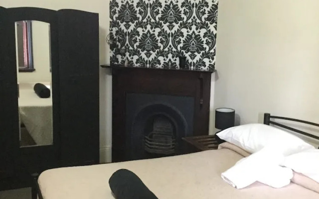 Neath Hotel