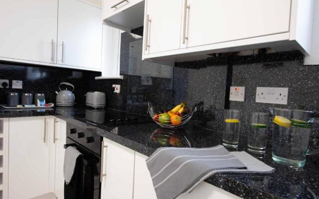 PREMIER - Garfield Apartment