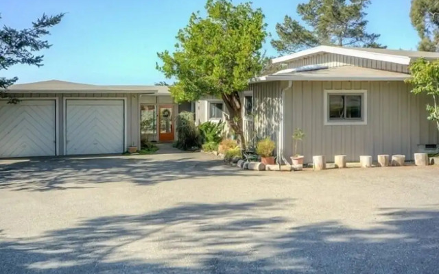 Surf Watch 3 Bedroom Home by RedAwning