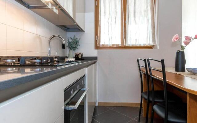 ALTIDO Apt for 4 with Terrace in a Quiet Residential Area